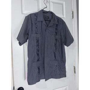 West Line Yucatan Mexico Gray Embroidered Guayabera Latin Shirt Mens Size M